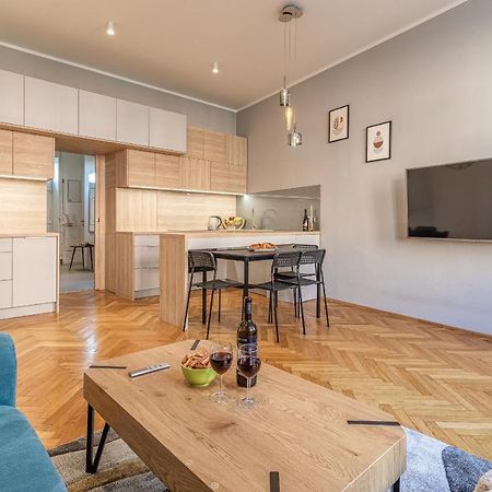 Stylish Luxury Flat In Old Town Apartman Pozsony Kültér fotó