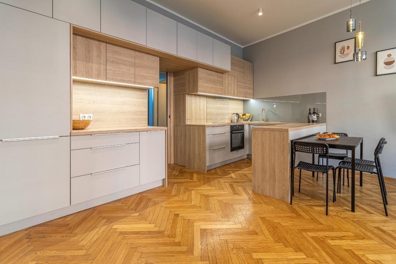 Stylish Luxury Flat In Old Town Apartman Pozsony Kültér fotó